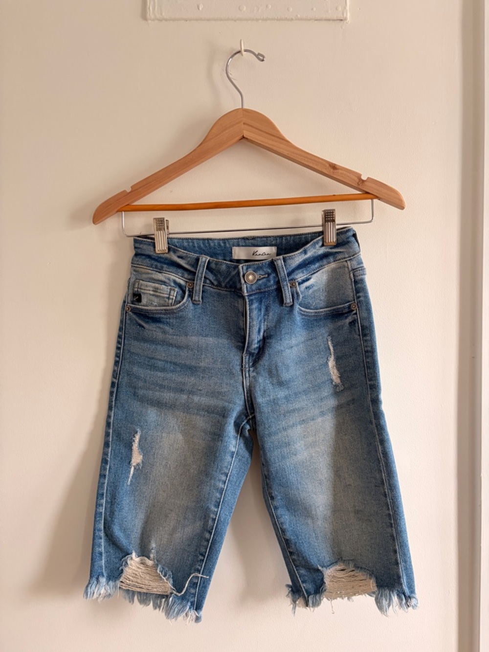 KanCan Light Blue Distressed Cropped Jeans